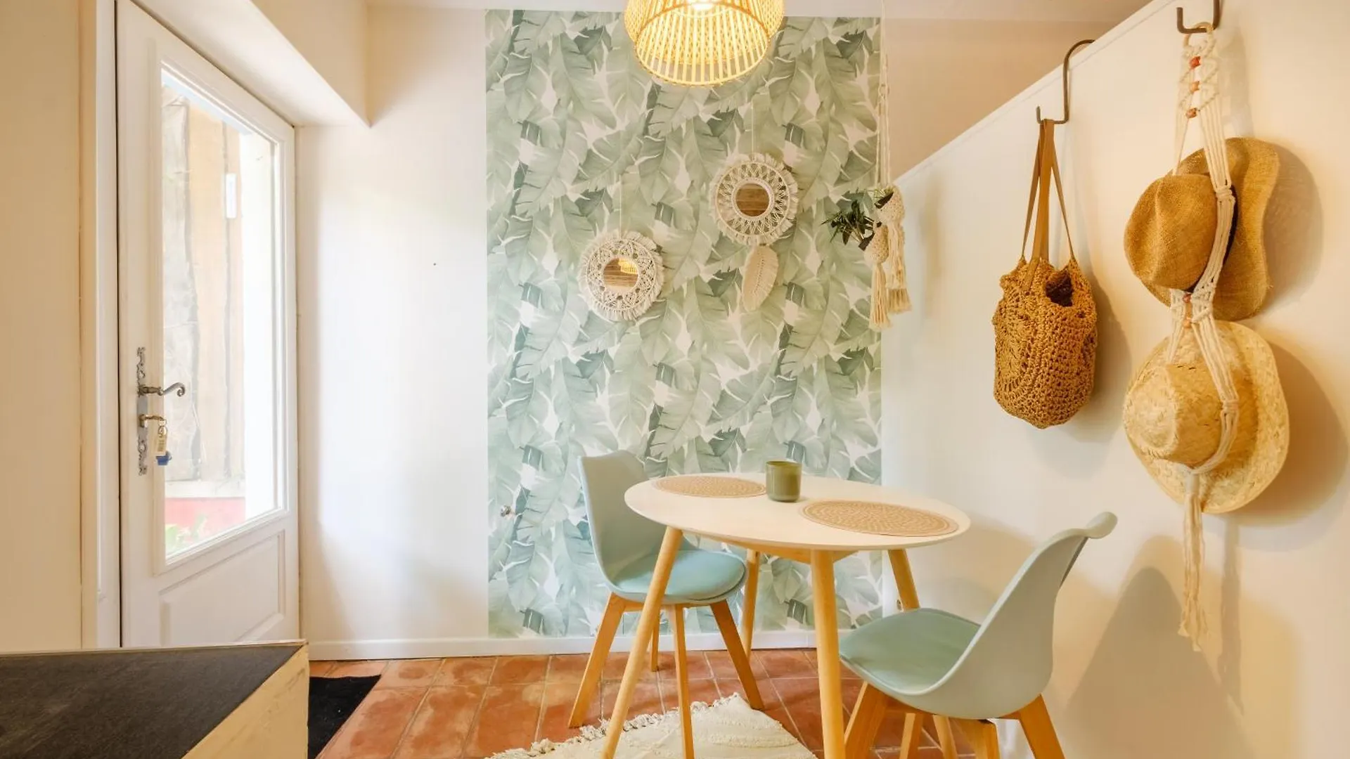 Le Jardin Des Oiseaux Apartment Clans 0*,  France