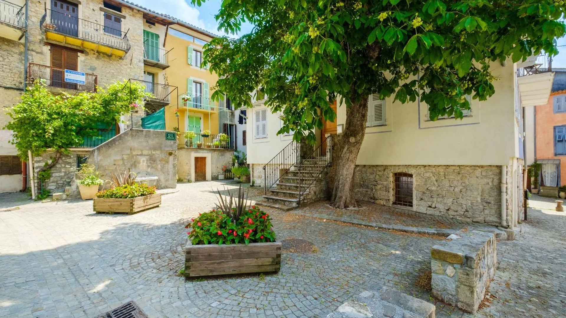 Le Jardin Des Oiseaux Apartment Clans 0*,  France