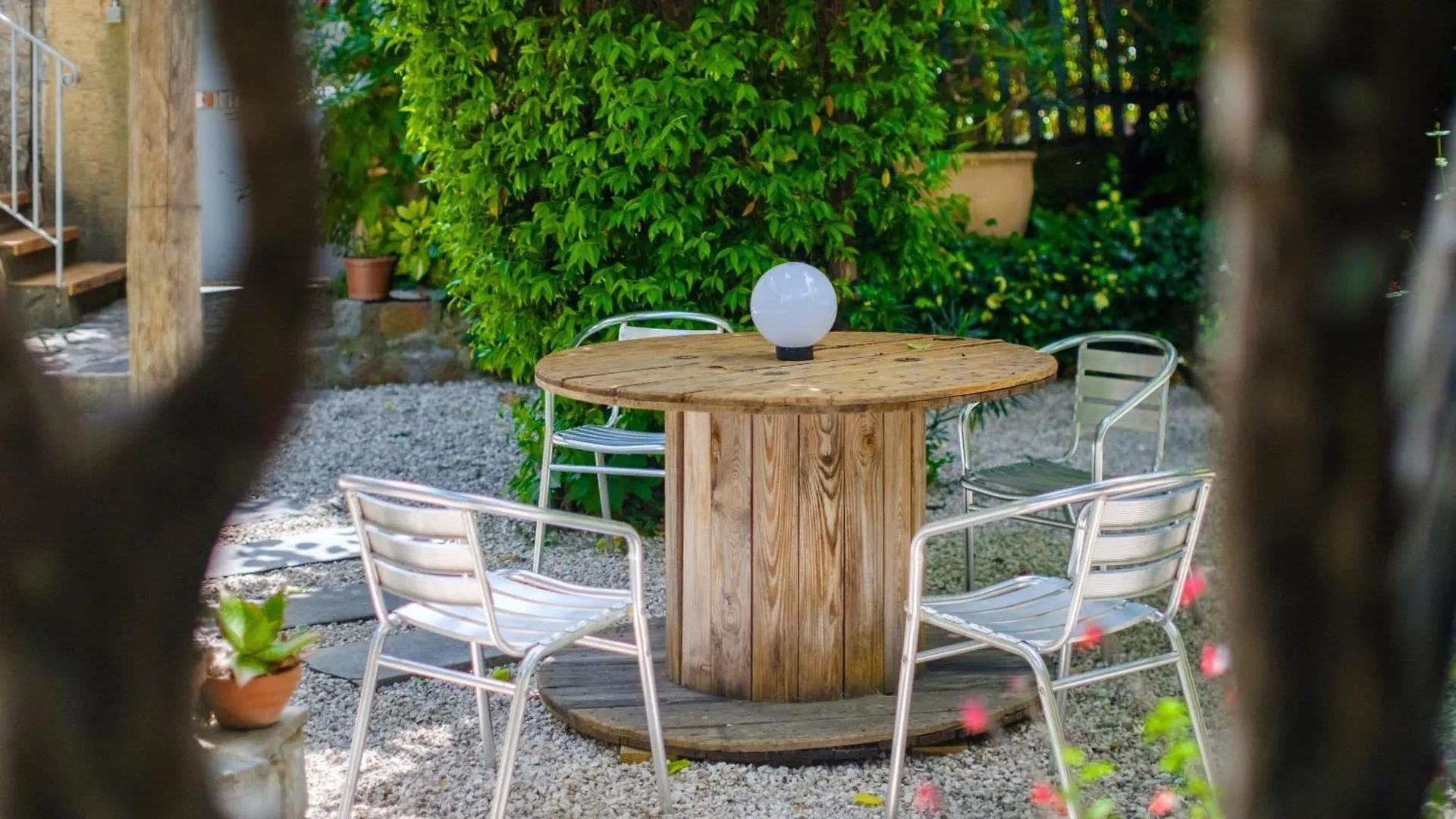 Le Jardin Des Oiseaux Apartment Clans